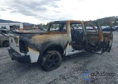 2019 Ram 1500 Classic Warlock 4X4 5'7 Box из США, поврежденный, VIN 1C6RR7LG1KS677832